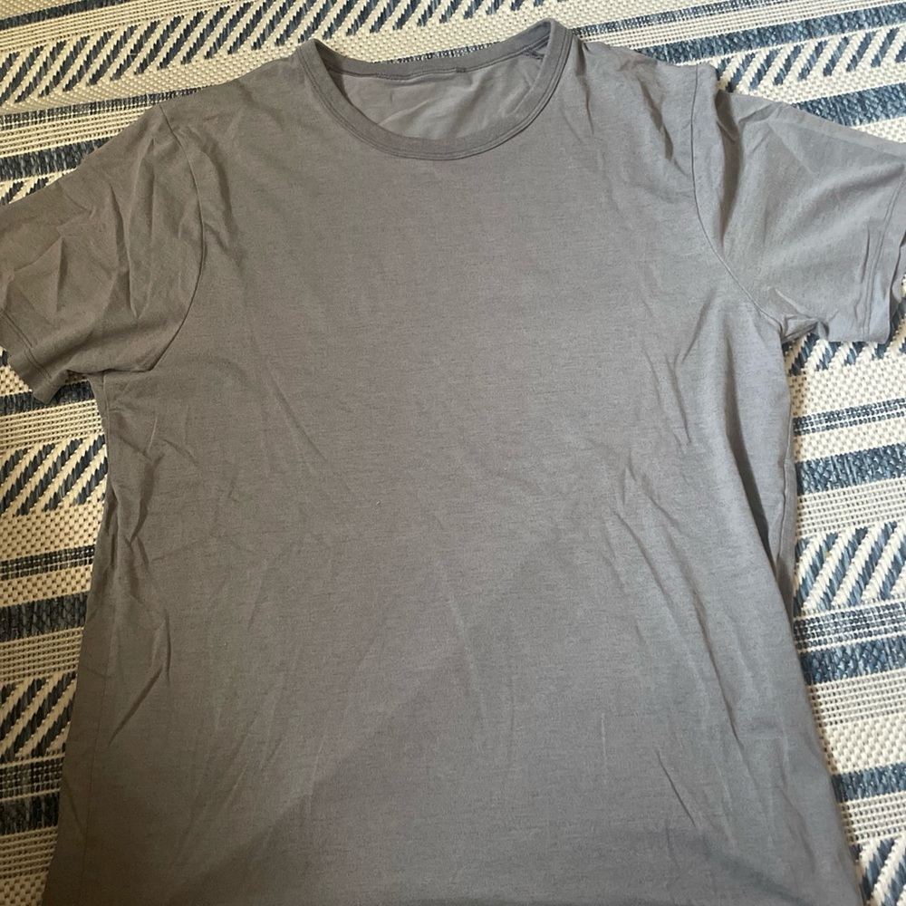 Lululemon Athletica Gray Short Sleeve Tee